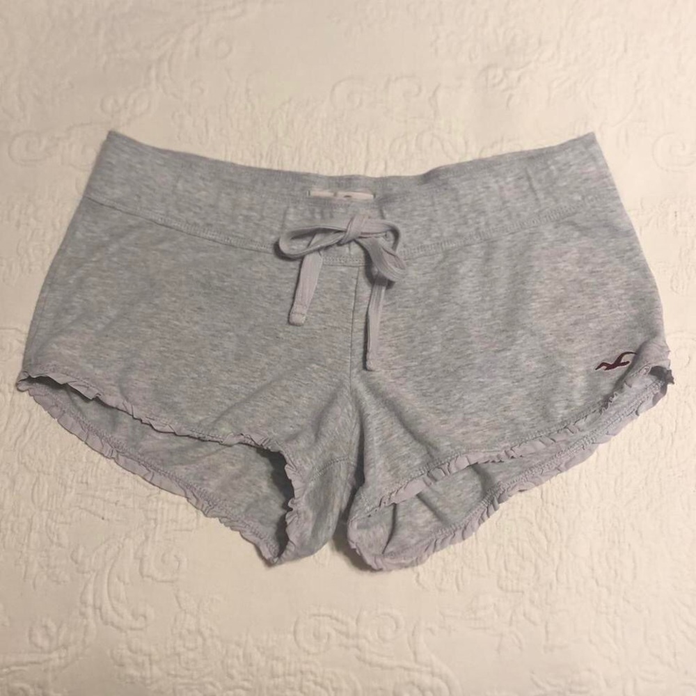 Hollister Y2K Low-Rise Ruffle Shorts